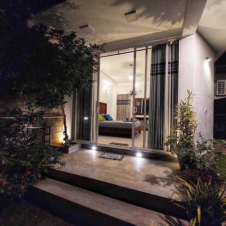 Chen Villa - Near Airport Negombo Bagian luar foto