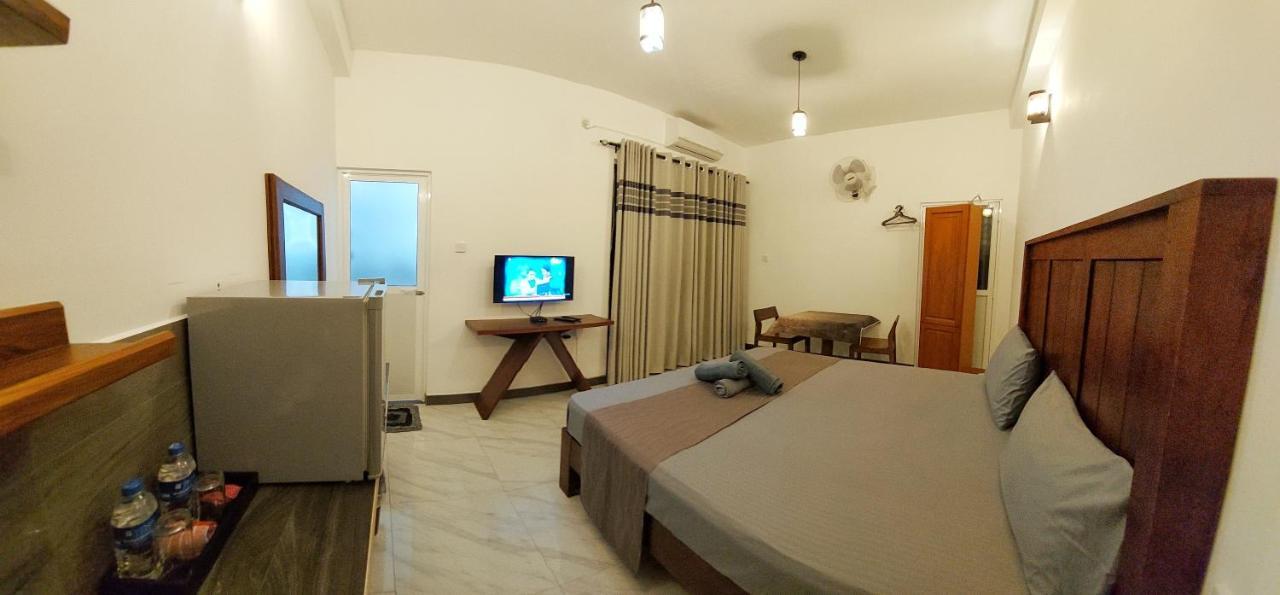 Chen Villa - Near Airport Negombo Bagian luar foto