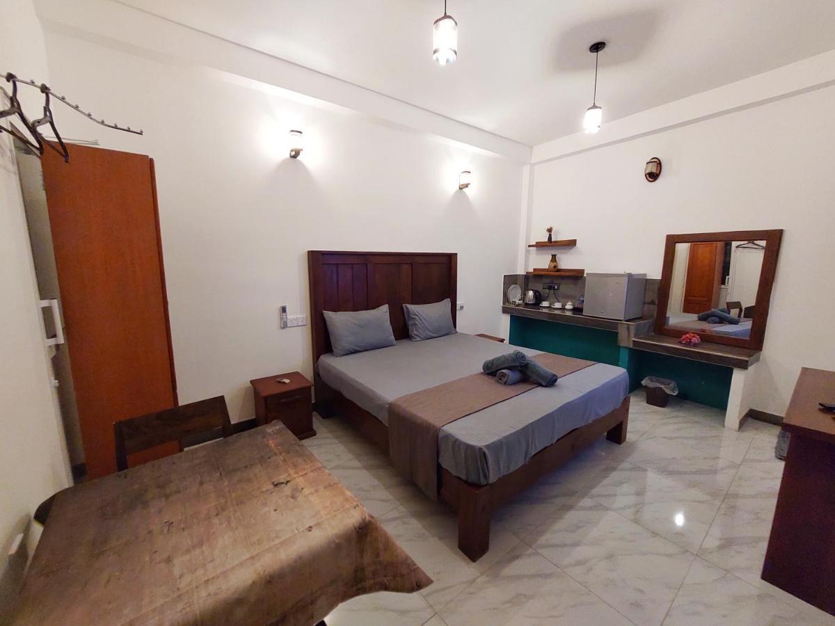 Chen Villa - Near Airport Negombo Bagian luar foto