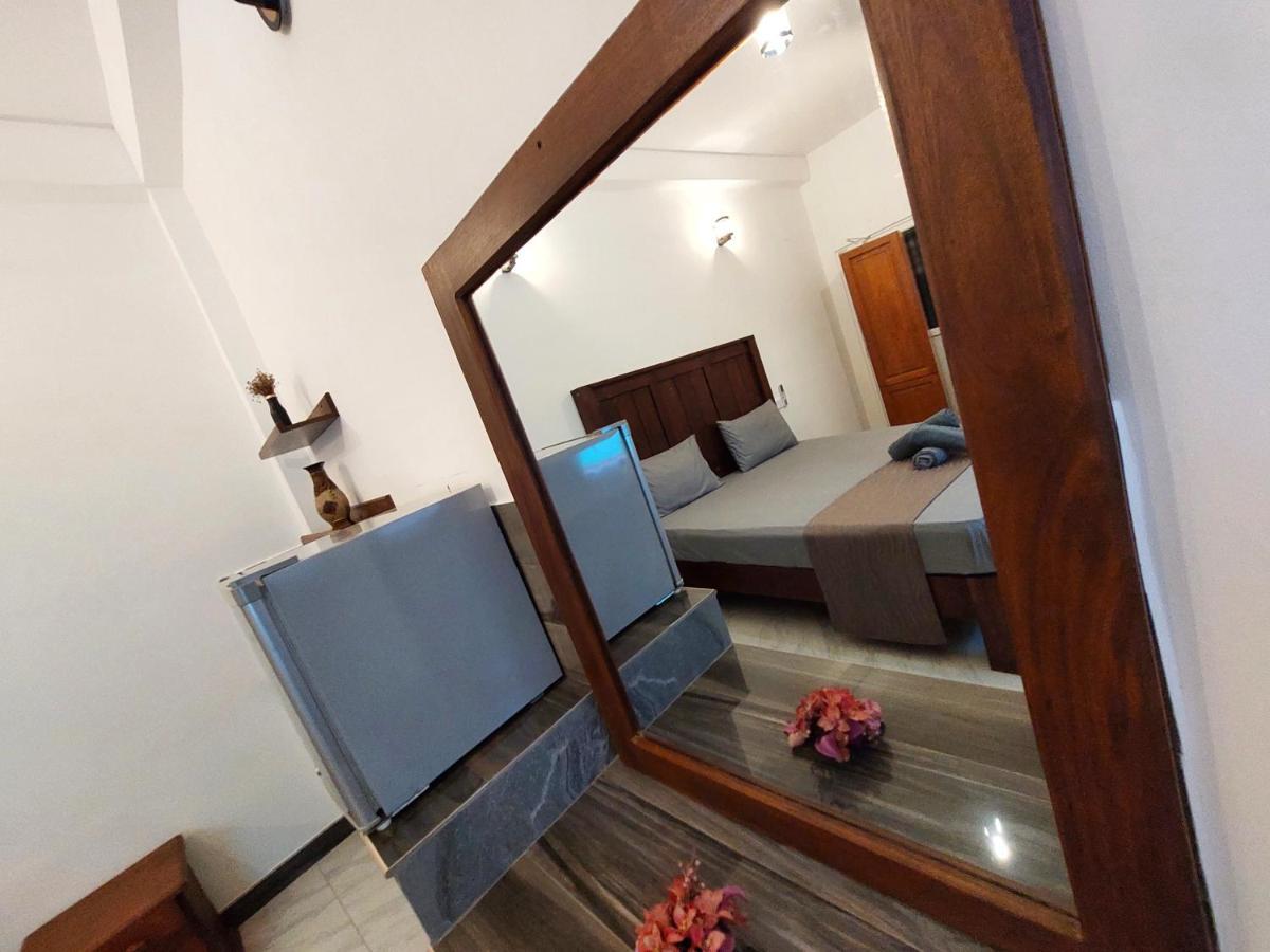 Chen Villa - Near Airport Negombo Bagian luar foto