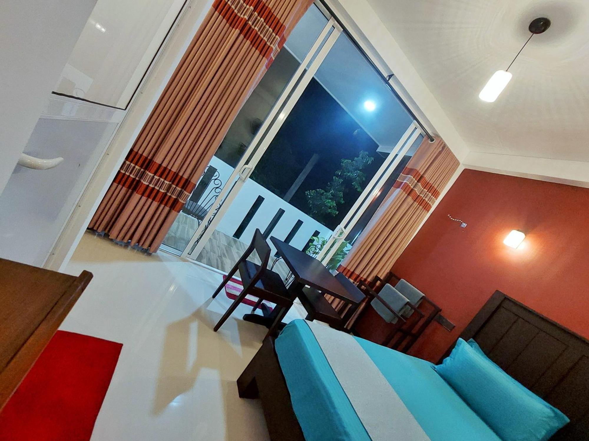 Chen Villa - Near Airport Negombo Bagian luar foto
